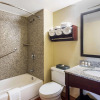 Отель La Quinta Inn & Suites by Wyndham Oakland Airport Coliseum, фото 8