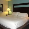 Отель Holiday Inn Express Kansas City-Bonner Springs, an IHG Hotel, фото 33