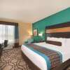 Отель La Quinta Inn & Suites by Wyndham Carlsbad, фото 37