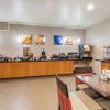 Отель Comfort Inn Newport, фото 24