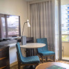 Отель Embassy Suites by Hilton Waikiki Beach Walk, фото 3