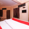Отель OYO 19123 Sunshine Guest House, фото 16