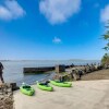 Отель Waterfront Coos Bay Retreat w/ Boat Ramp, Kayaks!, фото 17