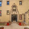 Отель Appealing Montrose 1BR in Portage Park, фото 1