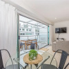 Отель Princes Wharf - Charming 1BR Apartment, фото 19