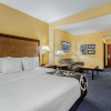 Отель La Quinta Inn & Suites by Wyndham Mt. Laurel - Philadelphia, фото 11