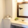Отель Vineyard Court Designer Suites Hotel, фото 10