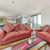 Отель Superb Apartment With Terrace Near the River in Putney by Underthedoormat, фото 6