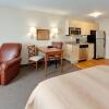 Отель Candlewood Suites Watertown Fort Drum, an IHG Hotel, фото 20