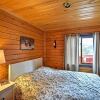 Отель Secluded W/ Game Room & Huge Wraparound Deck 3 Bedroom Cabin, фото 17