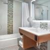 Отель The Westin Calgary Airport, фото 6
