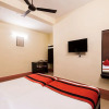 Отель OYO 7326 Hotel Penguin, фото 26
