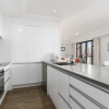 Отель Stylish Sophisticated Views with Carpark - by Urban Butler, фото 5