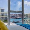 Отель Magnificent 2 Bedroom corner condo with THE VIEW, фото 22