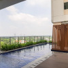 Отель Good Deal And Homey Studio Apartment At B Residence, фото 7