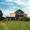 Отель Logans Beach House and Apartments, фото 21