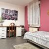 Отель Apartment Bayreuth, 4 Zimmer Ferienwohnung im Haus mit Kunst, WLAN, Küche, Parkplatz, фото 4