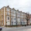 Отель Spacious Clapham Home Near Brixton в Лондоне