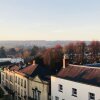 Отель Windows Over Stroud Penthouse Apartment With Views в Страуде