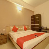 Отель OYO 4594 Apartment Krish Inn, фото 14
