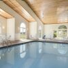 Отель Country Inn & Suites by Radisson, Mason City, IA, фото 8