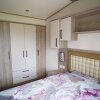 Отель Stunning River View 2 Bedroom Caravan With Decking, фото 4
