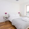 Отель Newly Renovated 2 Bed in Stylish Southwark, фото 3