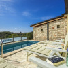 Отель Spacious Holiday Home With Swimming Pool Near Sea in Vodnjan, фото 7