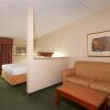 Отель White River Inn and Suites, фото 18