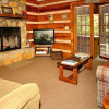 Отель Creekside Memories Cabin - 2 Br Cabin, фото 1