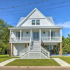 Отель Coastal Waveland House 1/2 Block to Pub Beach, фото 1