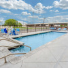 Отель La Quinta Inn & Suites by Wyndham Wichita Airport, фото 30