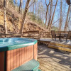 Отель Creekside, 4 Bedrooms, Pool Access, WiFi, Fireplace, Sleeps 10, фото 17