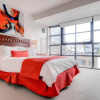 Отель Bluebird Suites at Boylston, фото 6