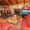 Отель Summit Escape A - Rustic Cabin With A Hot Tub And Barbecue! Wood Fireplace! Walk To Slopes! 2 Bedroo, фото 4