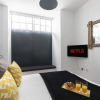 Отель Elliot Oliver - Stylish 2 Bedroom Town Centre Apartment, фото 17
