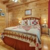 Отель Bear Tracks - Two Bedroom Cabin, фото 36