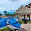 Отель BE 1A Absolute 2BR Oceanfront Luxury Condo, фото 11