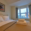 Отель Victoria Parade: Perfect family apartment over looking Viking Bay, stones throw from the beach and t, фото 3