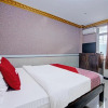 Отель O Fitriaendika Residence Near Pasar Raya Padang, фото 4