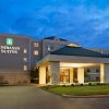 Отель Embassy Suites by Hilton Philadelphia Airport в Филадельфии