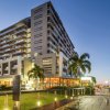 Отель Cairns Harbour Lights, фото 1
