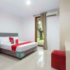 Отель RedDoorz Plus near Cilandak Town Square 2, фото 13