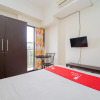 Отель RedLiving Apartemen Tamansari Panoramic - Zal Room, фото 4