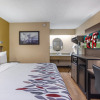Отель Red Roof Inn Kalamazoo West - Western Michigan U, фото 3
