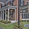 Отель The Burrell House, фото 1