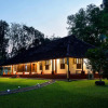 Отель Kuruvinakunnel Tharavadu Homestay Edamattom, фото 2