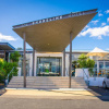 Отель Shoreline Hotel, фото 1