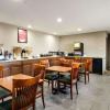 Отель Econo Lodge Inn & Suites, фото 11