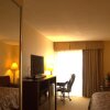 Отель Rodeway Inn & Suites, фото 32